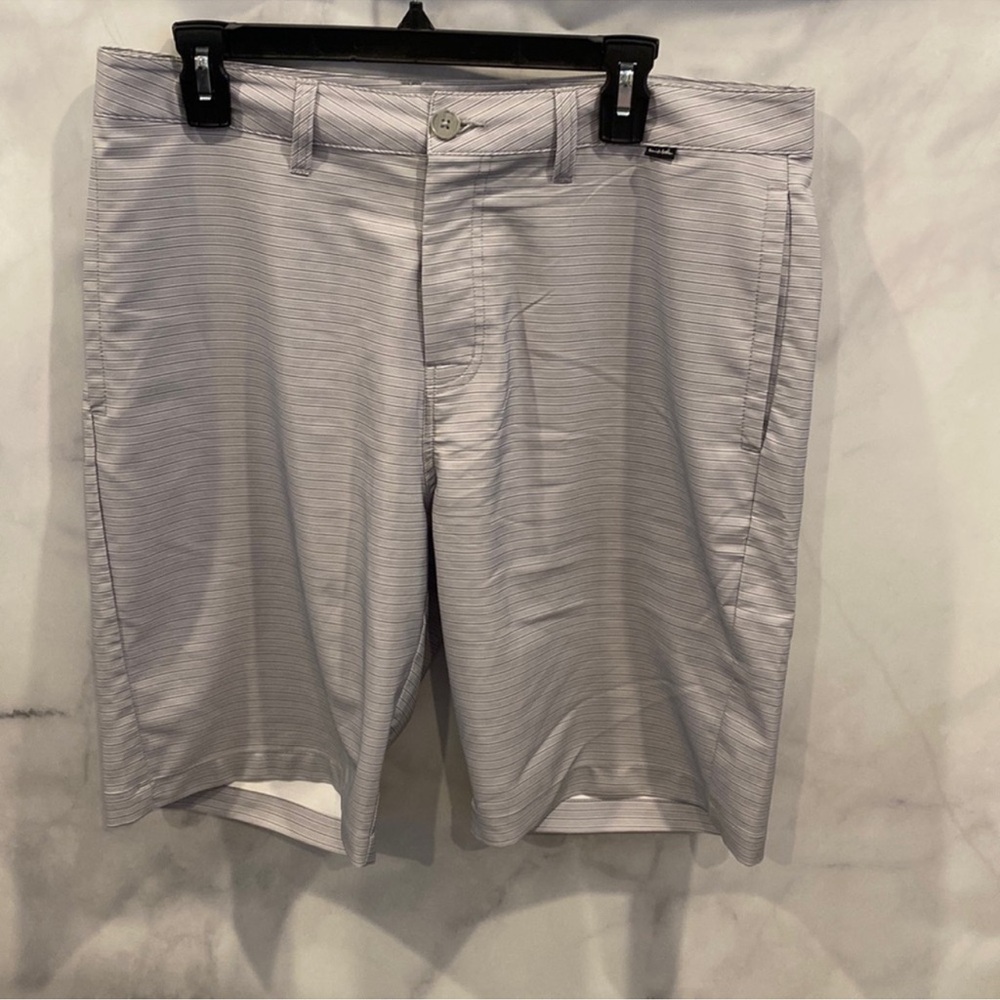 Travis Mathew Shorts Size 34